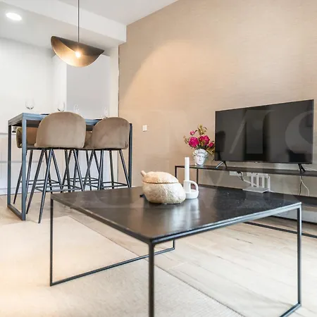 Appartement Comfortable Near The Center By Rems